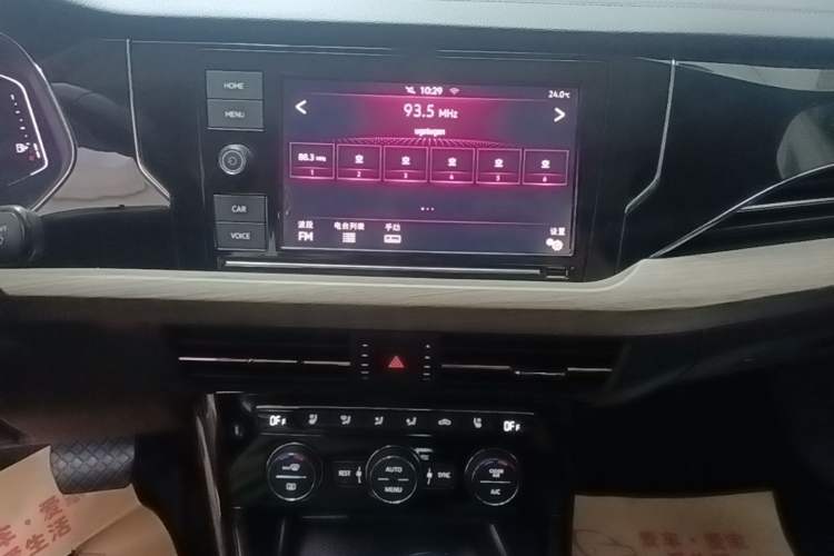 Used Volkswagen Passat 2019 330TSI Luxury Edition China VI Standard Audio And AC Panel