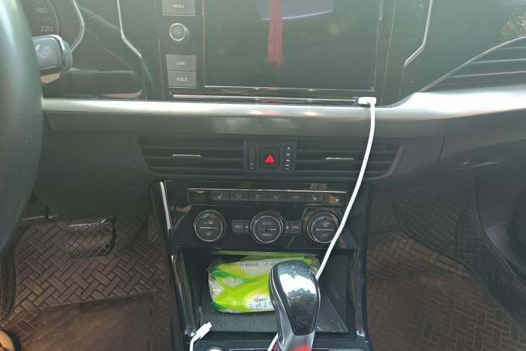Used Volkswagen Passat 2019 330TSI Elite Edition China VI Audio And AC Panel