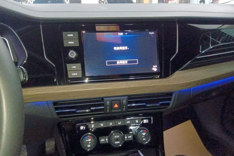 Used Volkswagen Passat 2019 380TSI Luxury Edition China VI Standard Audio And AC Panel