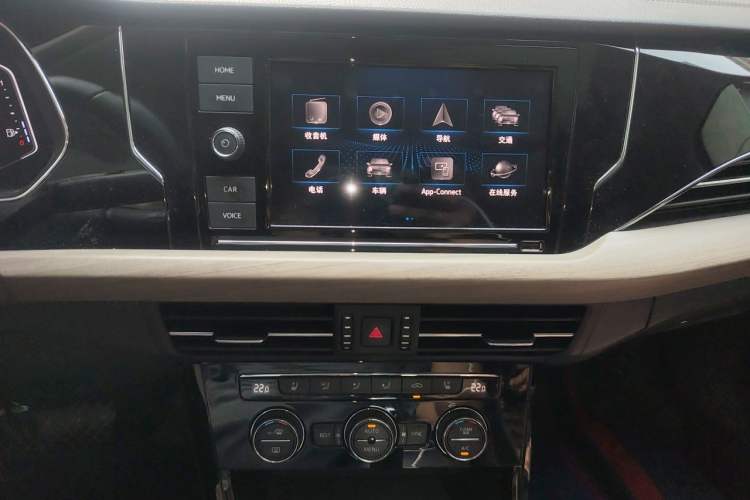 Used Volkswagen Passat 2019 330TSI Luxury Edition China VI Standard Audio And AC Panel