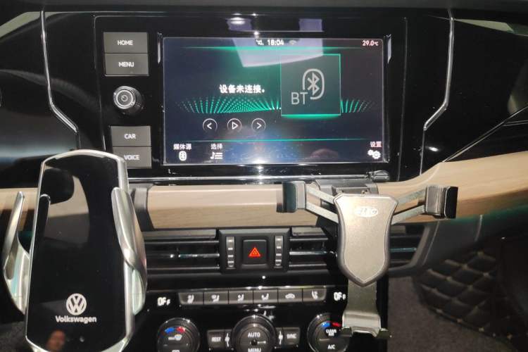 Used Volkswagen Passat 2019 330TSI Luxury Edition China VI Standard Audio And AC Panel