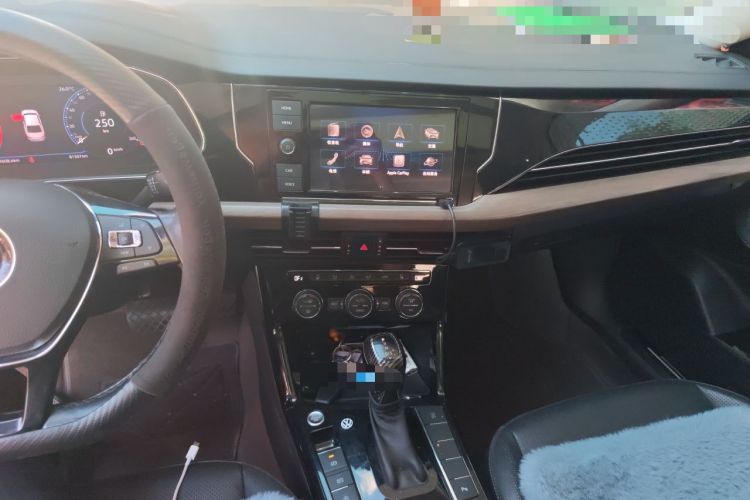 Used Volkswagen Passat 2019 330TSI Luxury Edition China VI Standard Audio And AC Panel