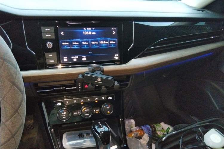 Used Volkswagen Passat 2019 330TSI Luxury Edition China VI Standard Audio And AC Panel
