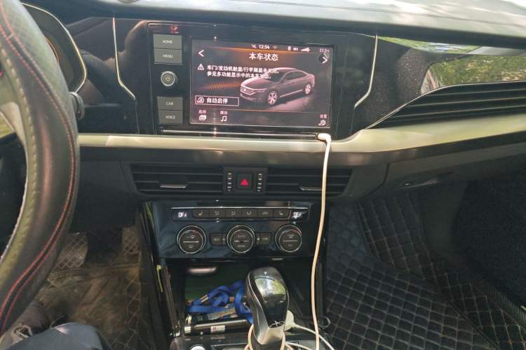 Used Volkswagen Passat 2019 330TSI Elite Edition China VI Audio And AC Panel