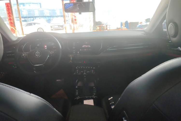 Used Volkswagen Passat 2019 330TSI Luxury Edition China VI Standard Center Console