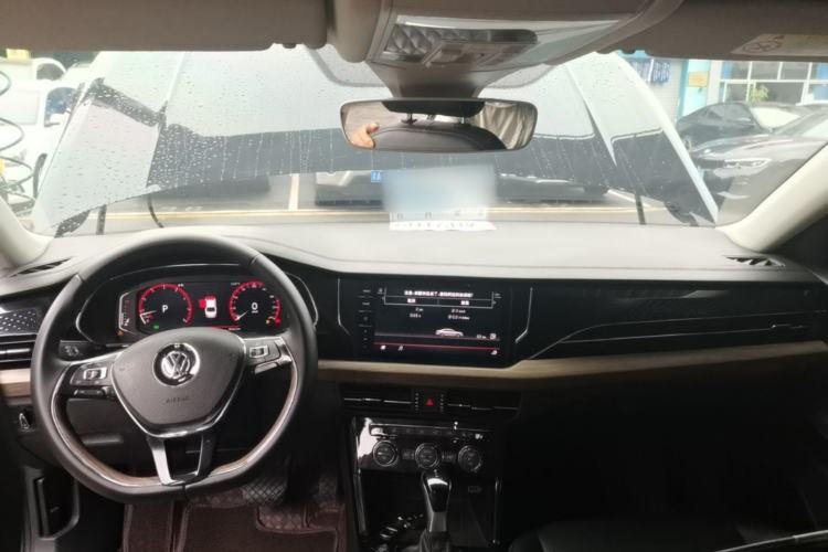 Used Volkswagen Passat 2019 330TSI Prestige Edition China VI Standard Center Console