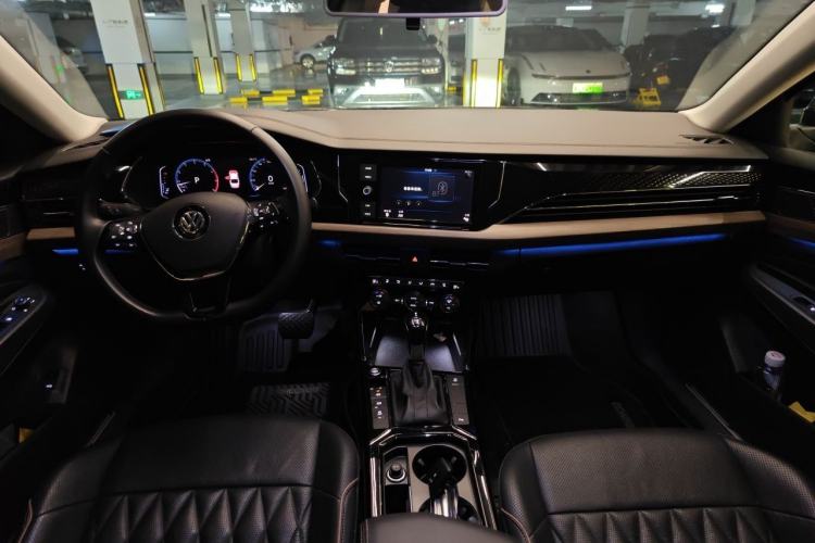 Used Volkswagen Passat 2019 330TSI Luxury Edition China V Standard Center Console