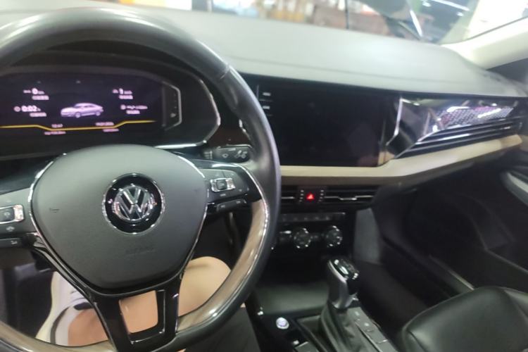 Used Volkswagen Passat 2019 380TSI Prestige Edition China VI Standard Center Console