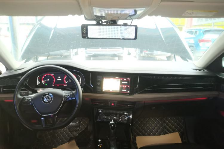 Used Volkswagen Passat 2019 330TSI Luxury Edition China VI Standard Center Console