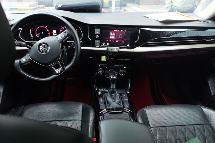 Used Volkswagen Passat 2019 330TSI Luxury Edition China V Standard Center Console