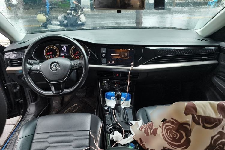 Used Volkswagen Passat 2019 330TSI Elite Edition China VI Center Console