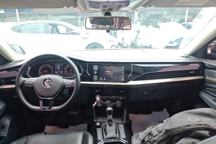 Used Volkswagen Passat 2019 330TSI Elite Edition China VI Center Console