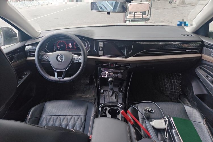 Used Volkswagen Passat 2019 330TSI Luxury Edition China VI Standard Center Console