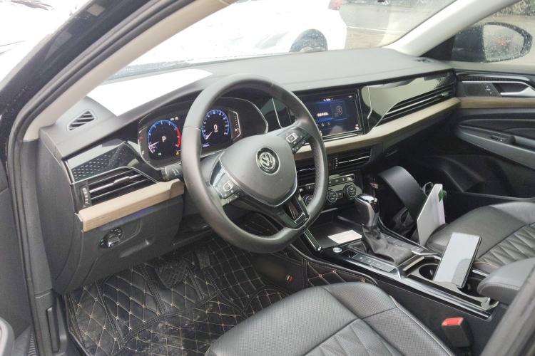Used Volkswagen Passat 2019 330TSI Luxury Edition China V Standard Center Console