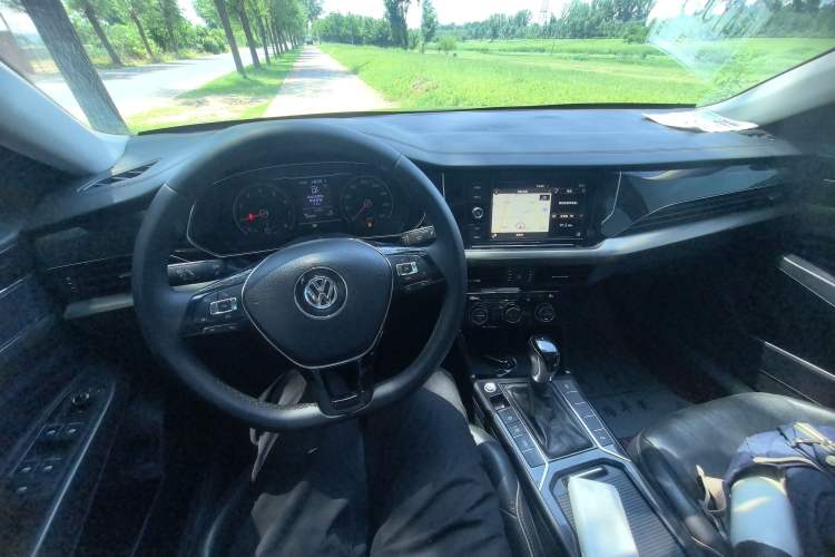 Used Volkswagen Passat 2019 330TSI Elite Edition China VI Center Console