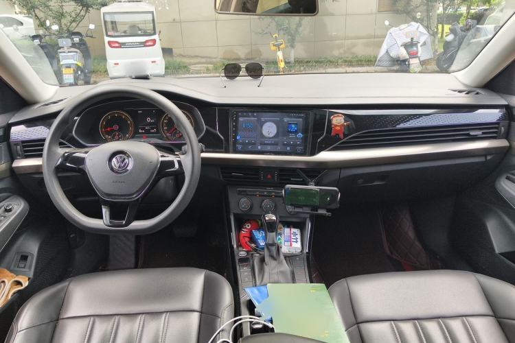 Used Volkswagen Passat 2019 280TSI Business Edition China VI Center Console