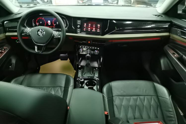 Used Volkswagen Passat 2019 330TSI Luxury Edition China VI Standard Center Console