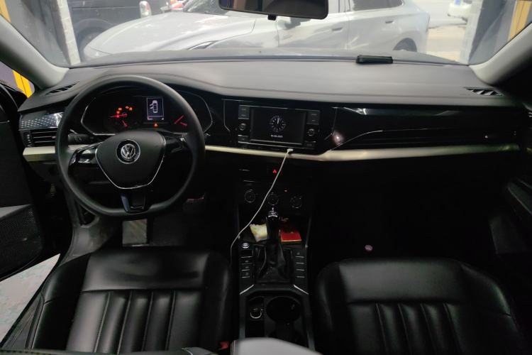 Used Volkswagen Passat 2019 280TSI Business Edition China VI Center Console