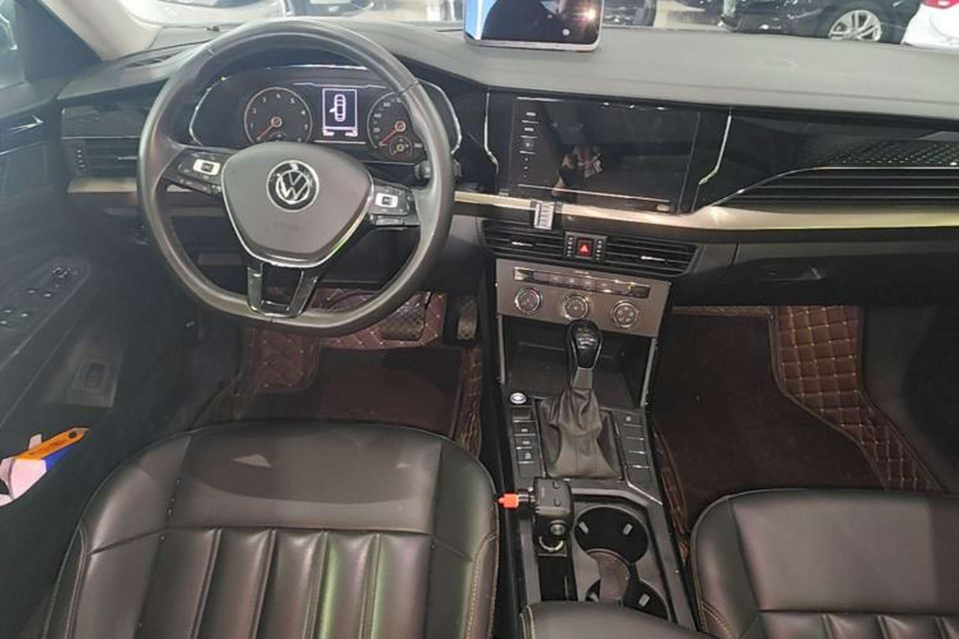 Used Volkswagen Passat 2019 280TSI Business Edition China VI Center Console