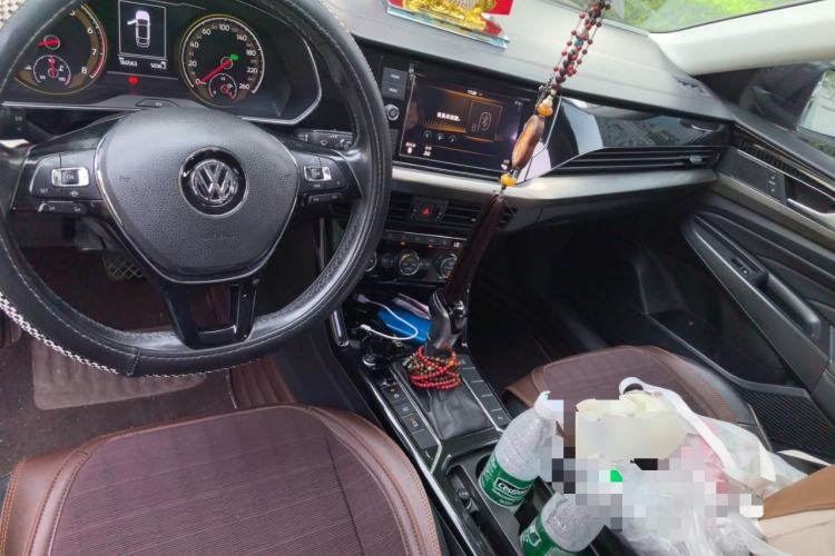 Used Volkswagen Passat 2019 330TSI Elite Edition China VI Center Console