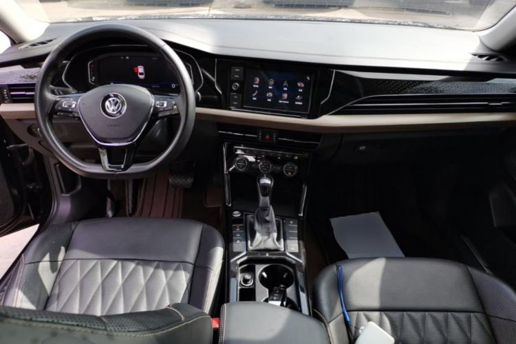 Used Volkswagen Passat 2019 380TSI Luxury Edition China VI Standard Center Console