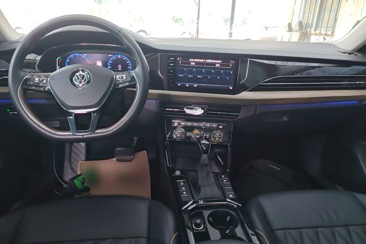 Used Volkswagen Passat 2019 330TSI Prestige Edition China V Standard Center Console