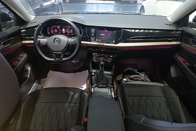 Used Volkswagen Passat 2019 330TSI Luxury Edition China V Standard Center Console