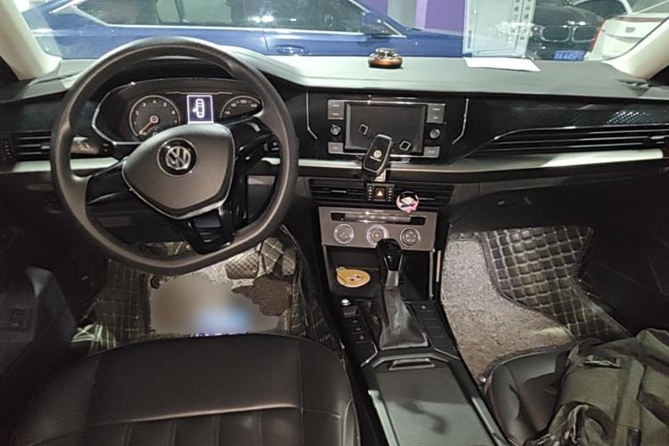 Used Volkswagen Passat 2019 280TSI Business Edition China VI Center Console