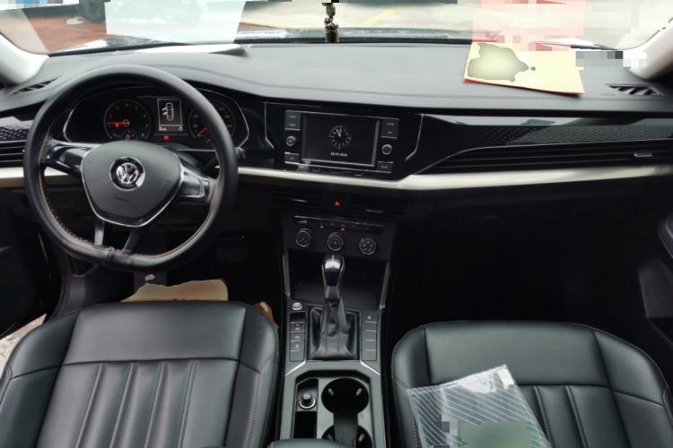 Used Volkswagen Passat 2019 280TSI Business Edition China VI Center Console