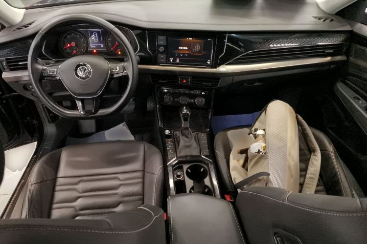 Used Volkswagen Passat 2019 330TSI Elite Edition China VI Center Console