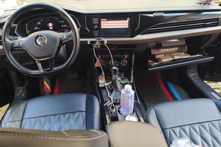 Used Volkswagen Passat 2019 330TSI Luxury Edition China VI Standard Center Console