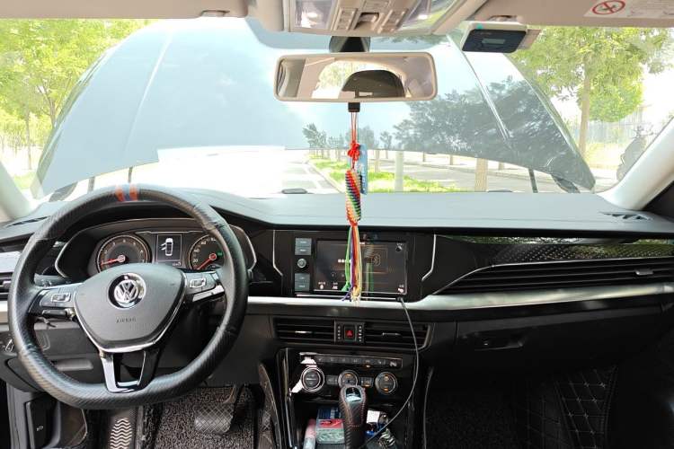 Used Volkswagen Passat 2019 330TSI Elite Edition China VI Center Console