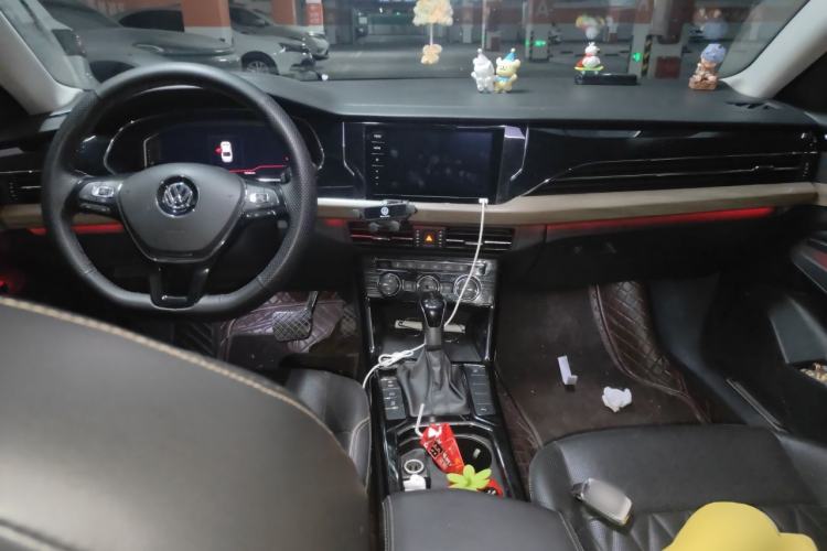 Used Volkswagen Passat 2019 330TSI Luxury Edition China V Standard Center Console