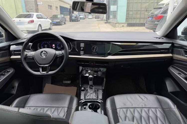 Used Volkswagen Passat 2019 330TSI Luxury Edition China VI Standard Center Console