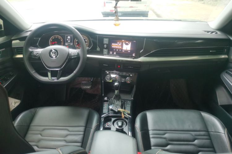 Used Volkswagen Passat 2019 330TSI Elite Edition China VI Center Console