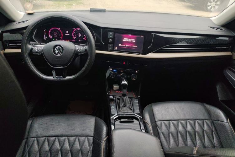 Used Volkswagen Passat 2019 330TSI Luxury Edition China V Standard Center Console