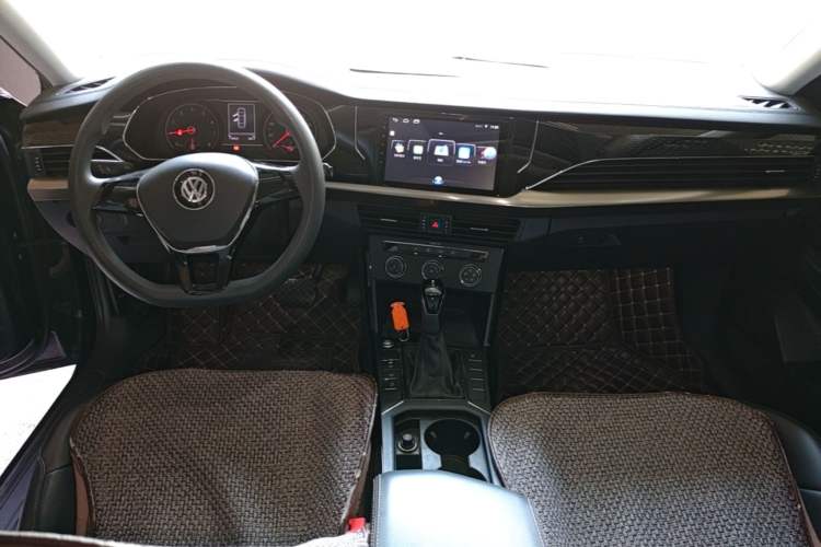 Used Volkswagen Passat 2019 280TSI Business Edition China VI Center Console