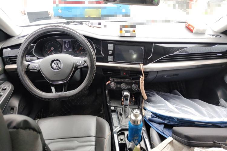 Used Volkswagen Passat 2019 330TSI Elite Edition China VI Center Console