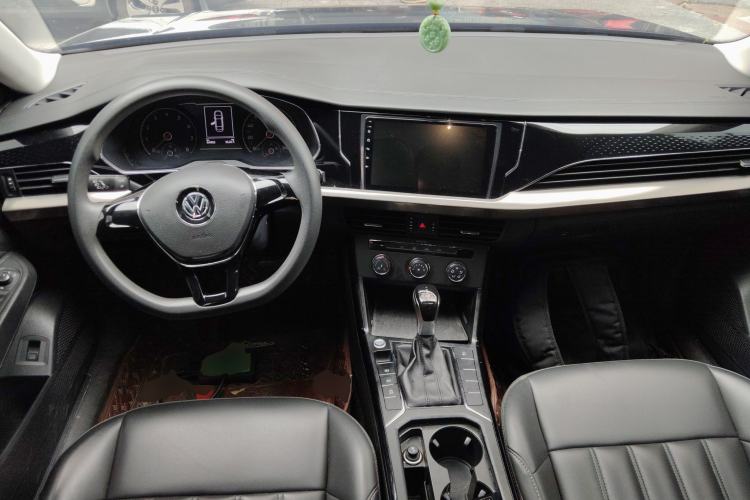 Used Volkswagen Passat 2019 280TSI Business Edition China VI Center Console
