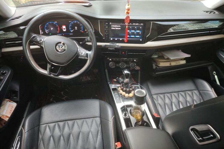 Used Volkswagen Passat 2019 380TSI Prestige Edition China VI Standard Center Console