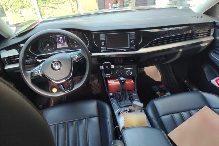 Used Volkswagen Passat 2019 280TSI Business Edition China VI Center Console