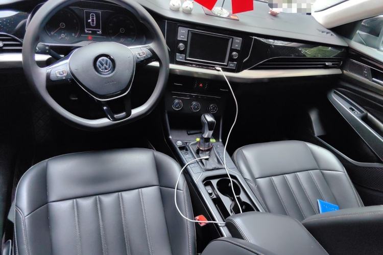 Used Volkswagen Passat 2019 280TSI Business Edition China V Standard Center Console
