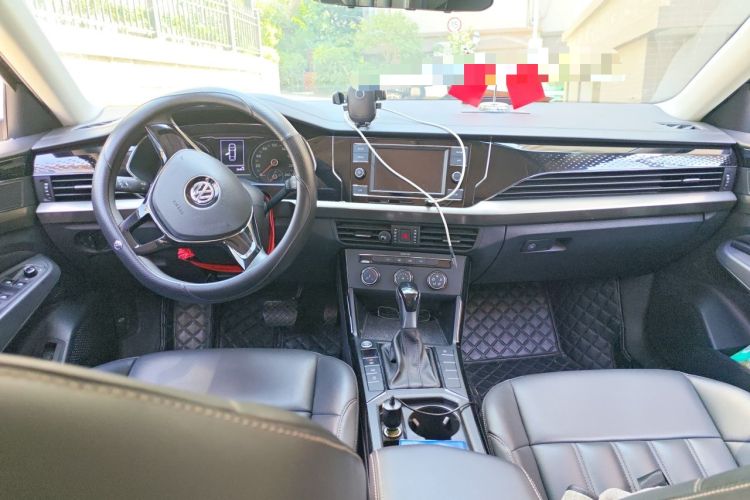 Used Volkswagen Passat 2019 280TSI Business Edition China VI Center Console
