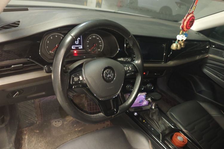 Used Volkswagen Passat 2019 330TSI Elite Edition China VI Center Console