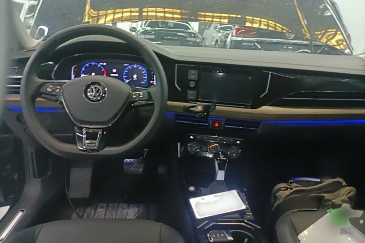 Used Volkswagen Passat 2019 330TSI Luxury Edition China VI Standard Center Console
