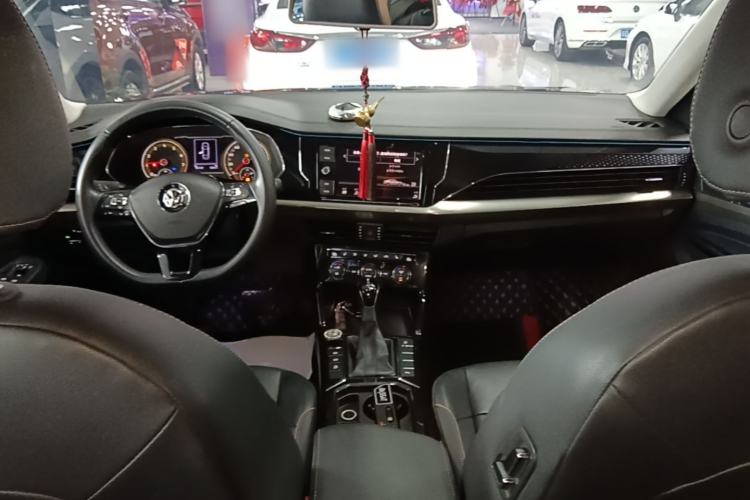 Used Volkswagen Passat 2019 280TSI Elite Edition China VI Standard Center Console