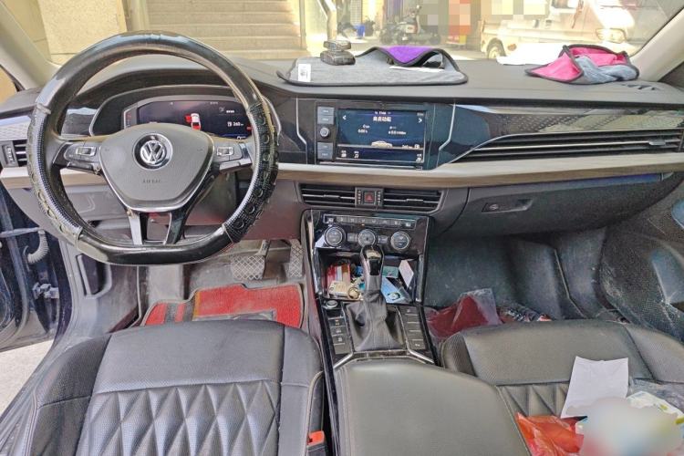 Used Volkswagen Passat 2019 330TSI Luxury Edition China V Standard Center Console