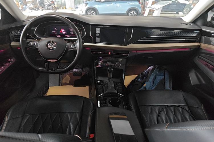 Used Volkswagen Passat 2019 330TSI Luxury Edition China V Standard Center Console