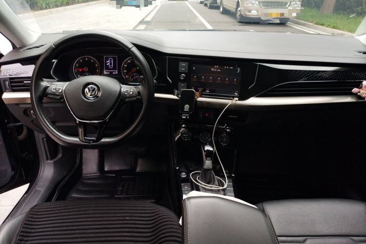 Used Volkswagen Passat 2019 330TSI Elite Edition China VI Center Console