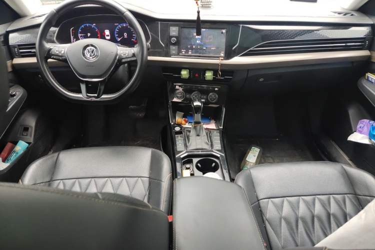 Used Volkswagen Passat 2019 330TSI Luxury Edition China VI Standard Center Console